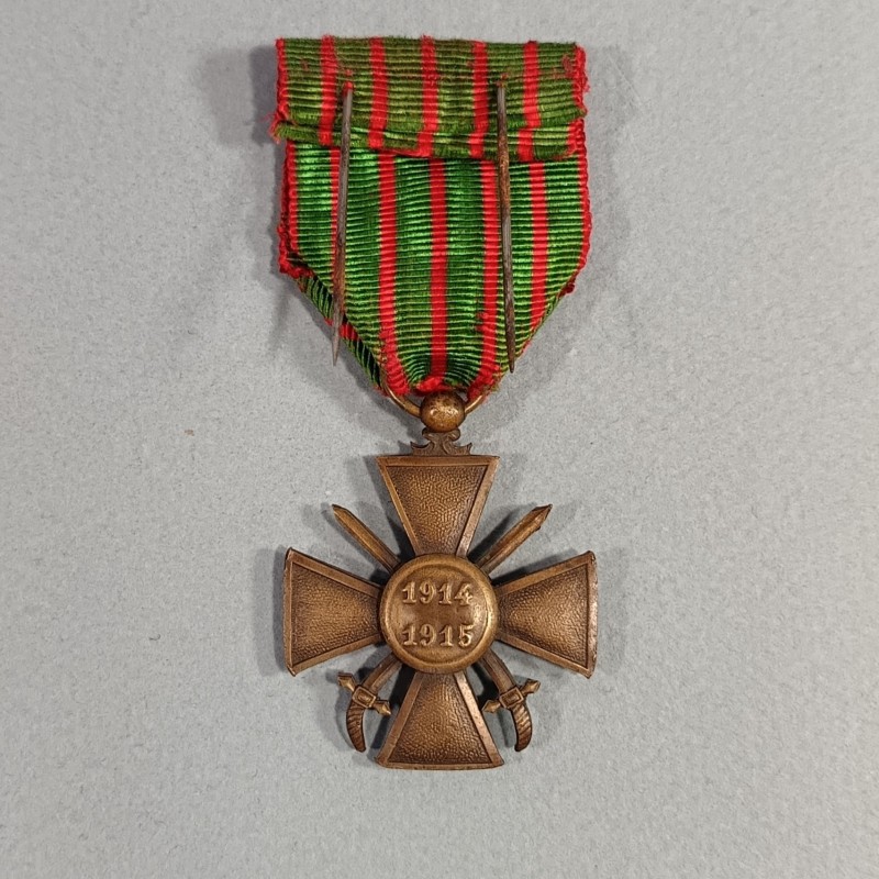 CROIX DE GUERRE 1914-1915 AVEC 2 PALMES ET 2 ETOILES POUR PLUSIEURS CITATIONS A L'ORDRE DU REGIMENT ET DE L'ARMEE